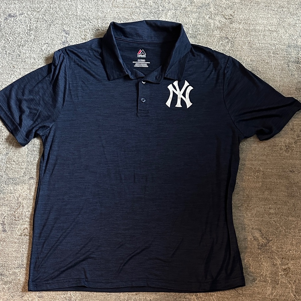 Majestic NY Yankee men’s shirt, sizeXL, blue heathered color
